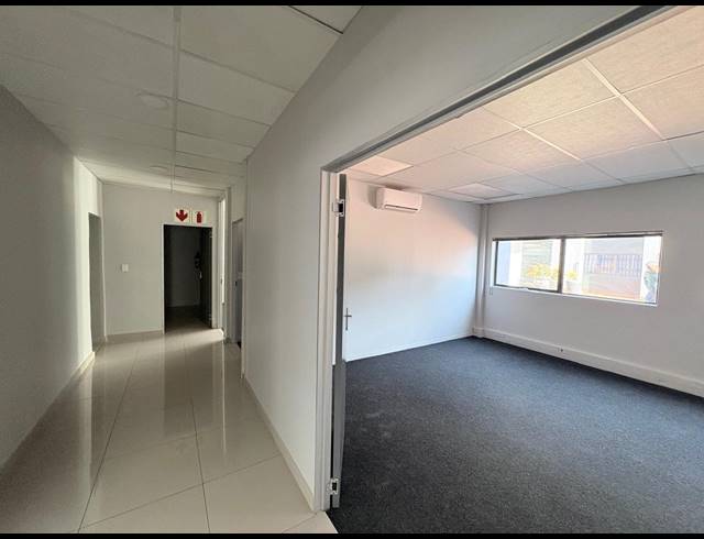 199M² OFFICE TO LET IN KYALAMI